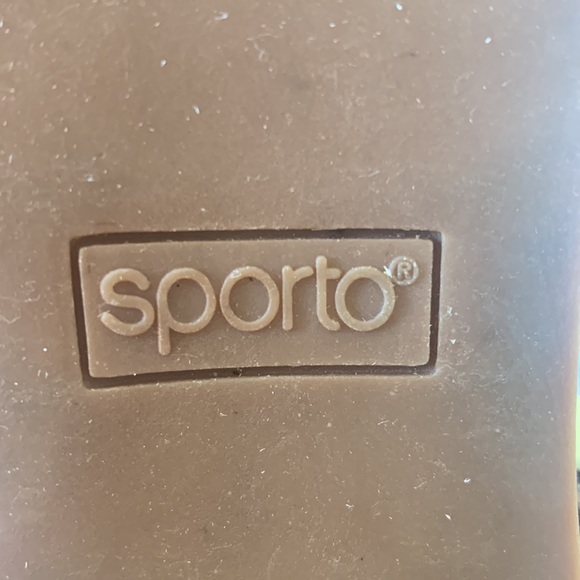 Sports Lug Sole Brown Suede Boots. SIZE 8 - Picture 9 of 15